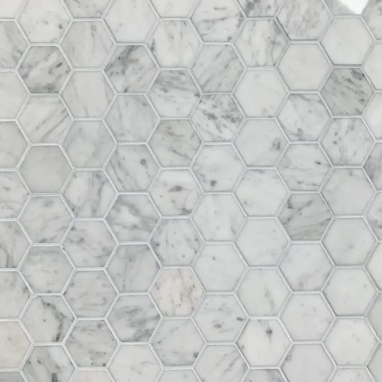 carrara marmor i form av hexagoner