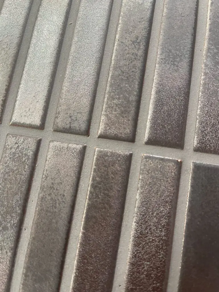 svart avlång japansk mosaik i keramik