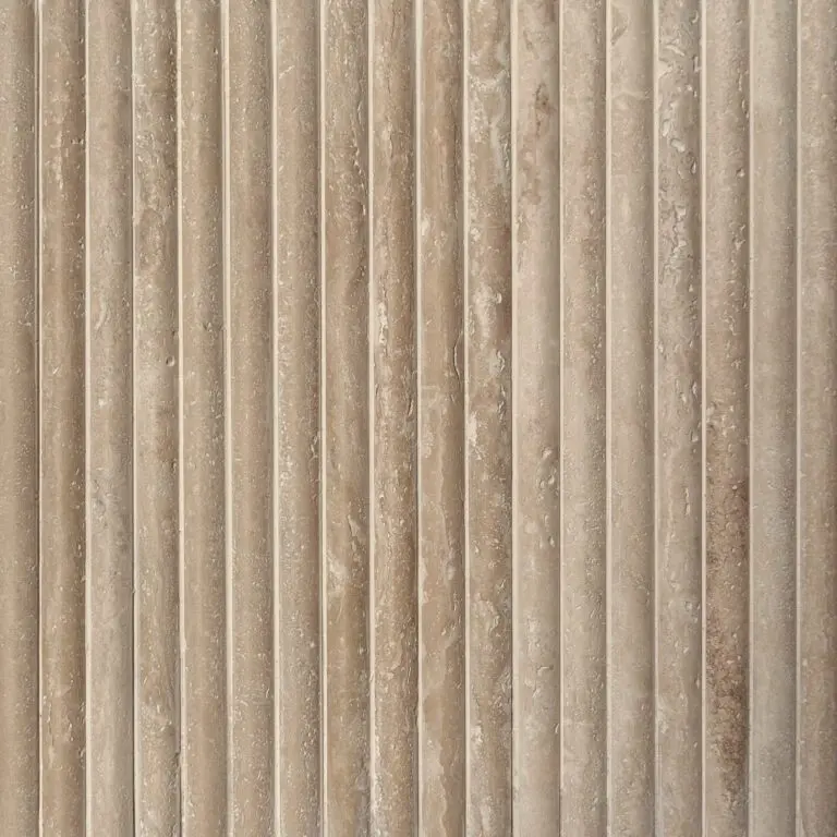 stavar av beige travertin