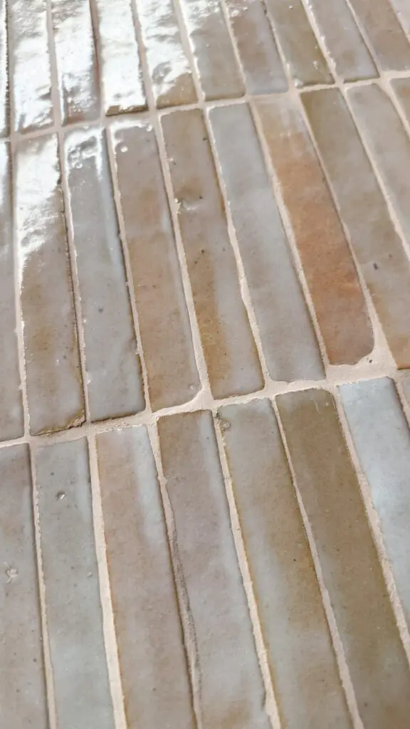 avlångt marockanskt zellige-kakel i beige, gul och grön
