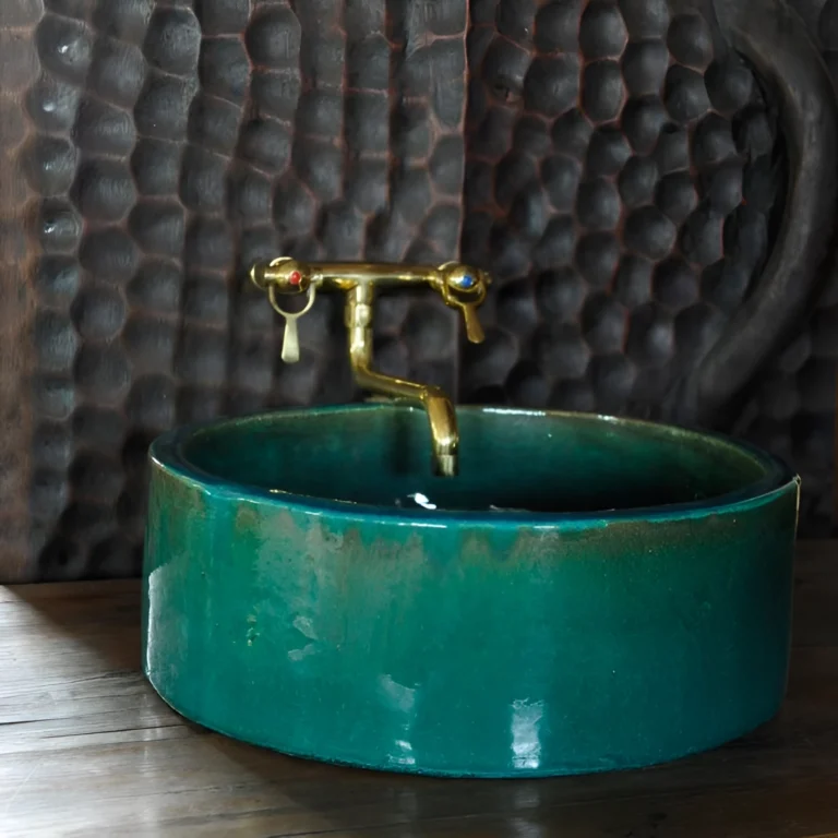 Grönt handgjort handfat i keramik