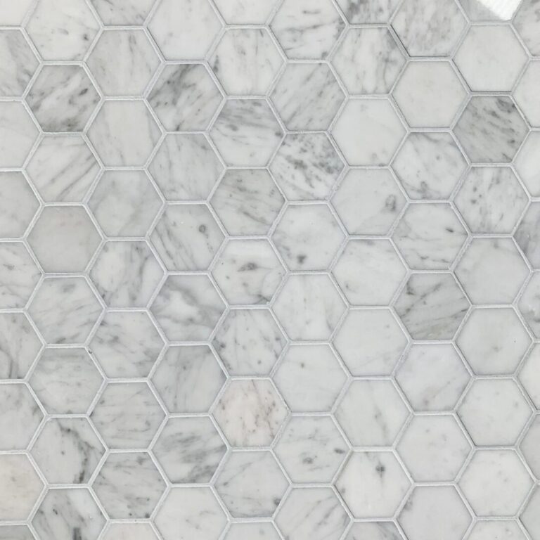 carrara marmor i form av hexagoner