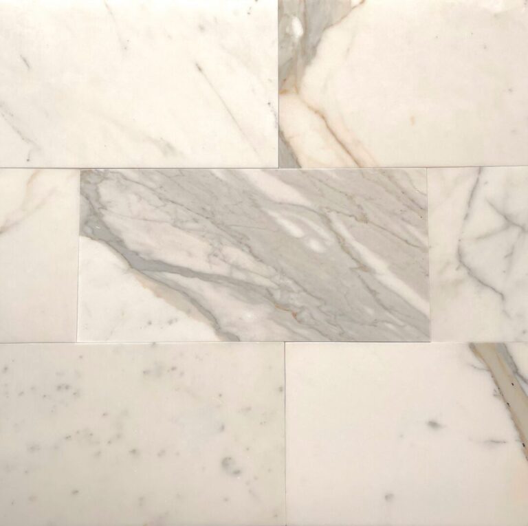 calacatta marmor på golv