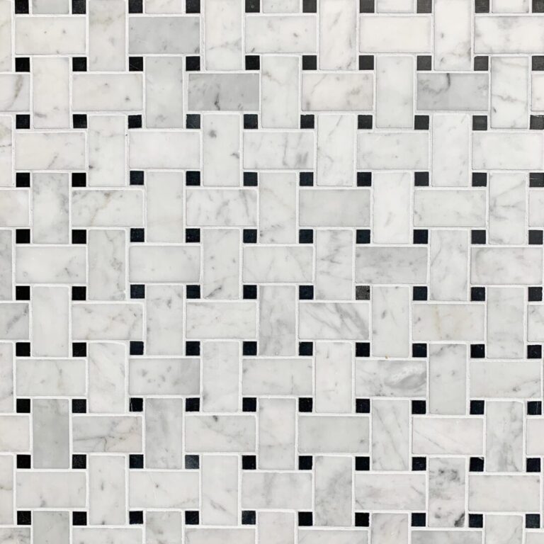 marmormosaik i carrara och svart marmor i flätmönster