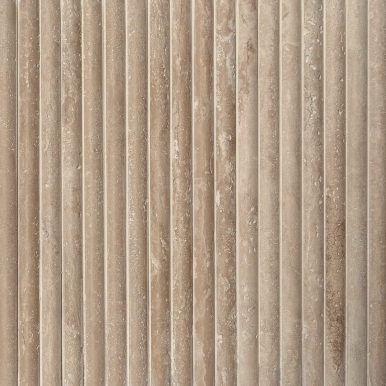 stavar av beige travertin