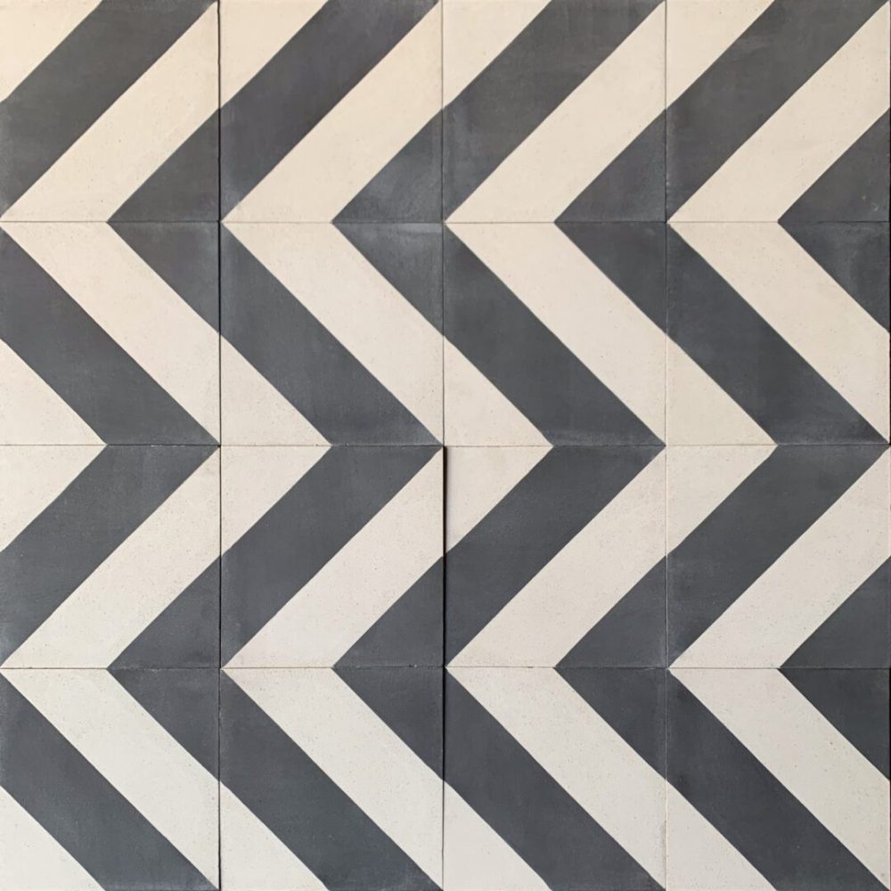 mönstrat cementgolv i svart och vitt