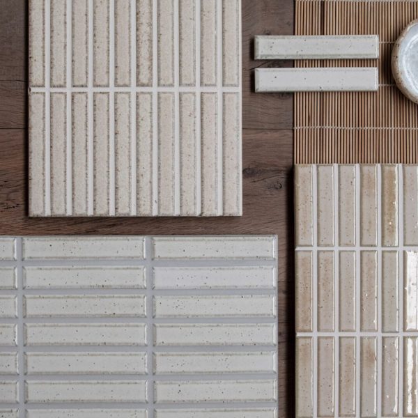 krämfärgade japanska mosaiker i ett stilleben