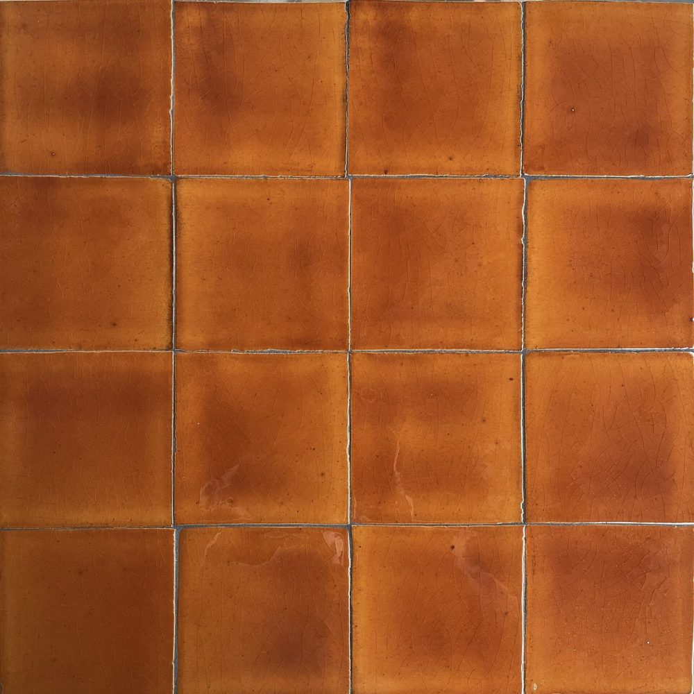 brunt handgjort brunt kakel