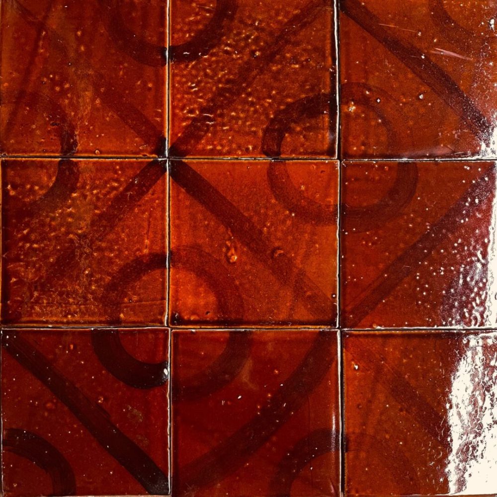 kakelplattor med mönster som är inspirerat av Afrika