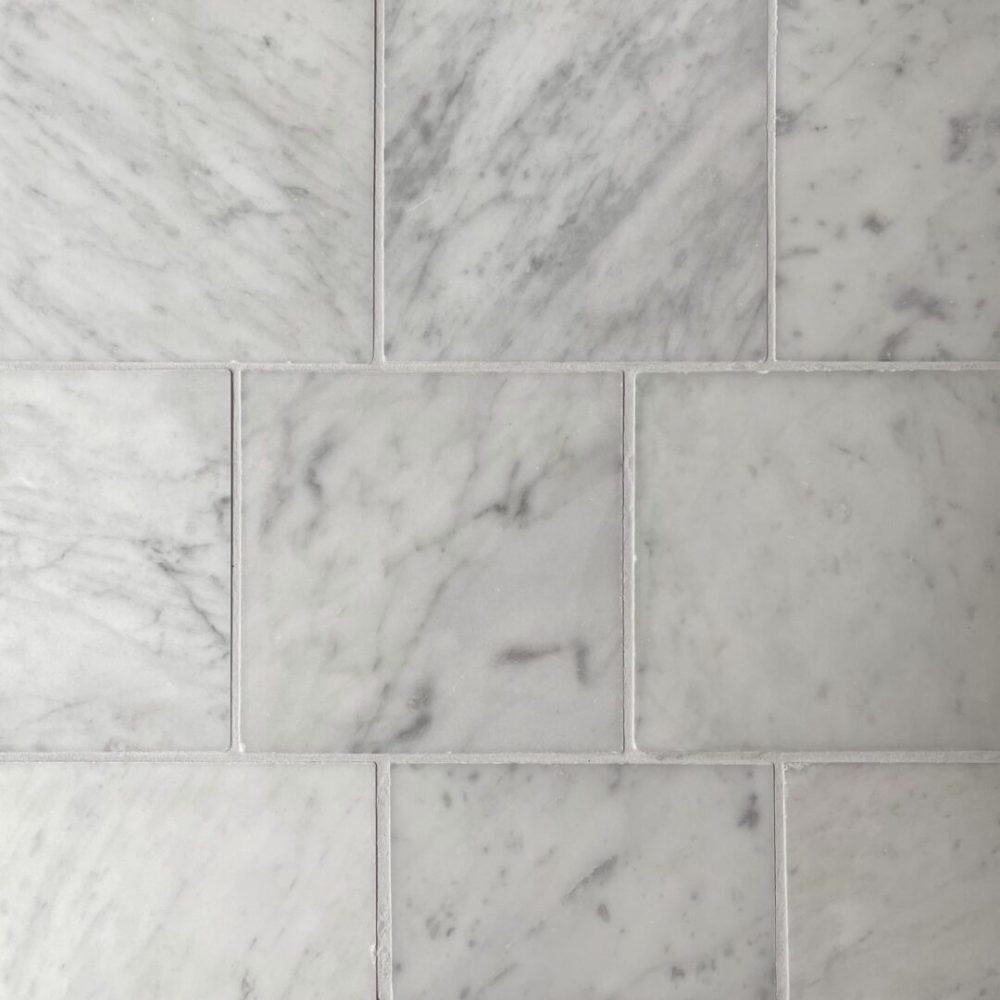 carraramarmor på vägg