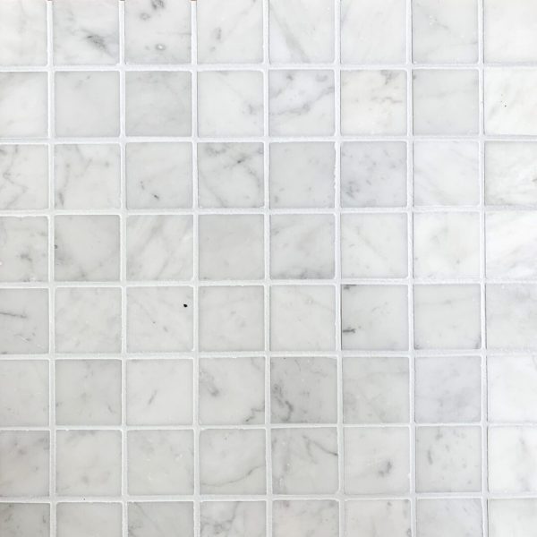 carrara marmor på golv