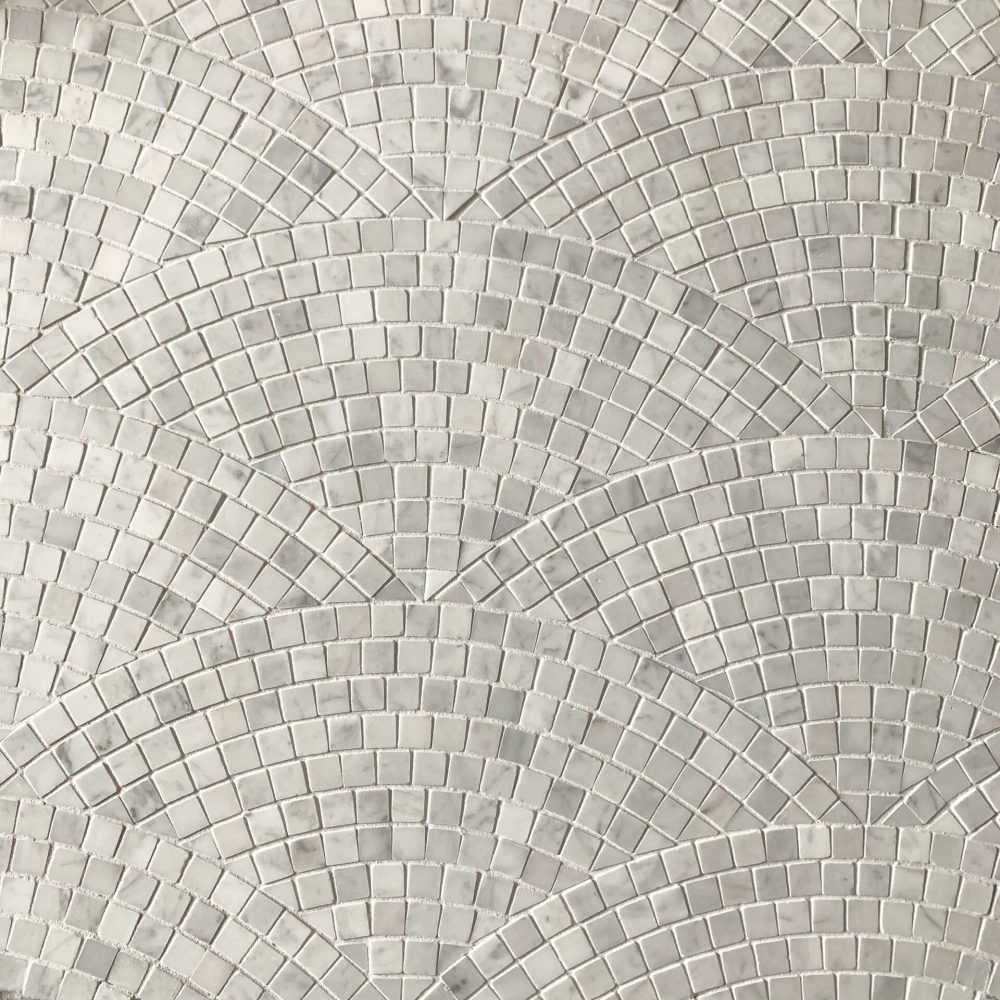 marmormosaik i carrara i solfjädermönster