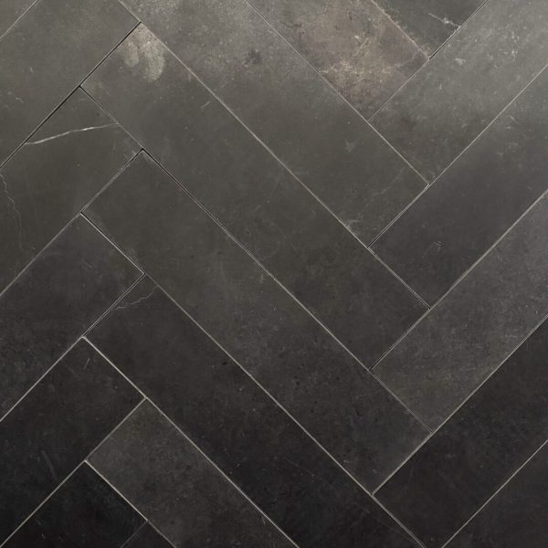 Svart Marmor 6,5x30 i fiskbensmönster