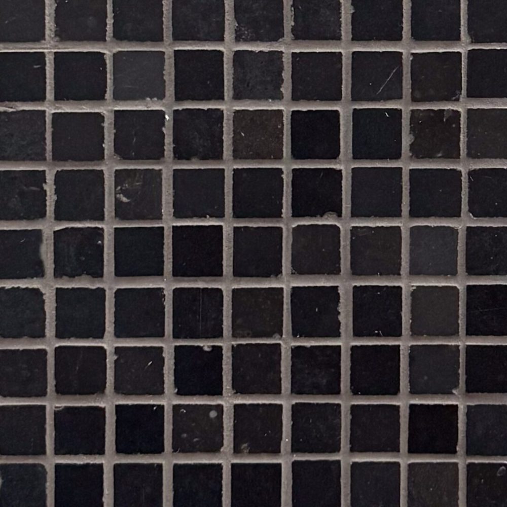 svart marmormosaik