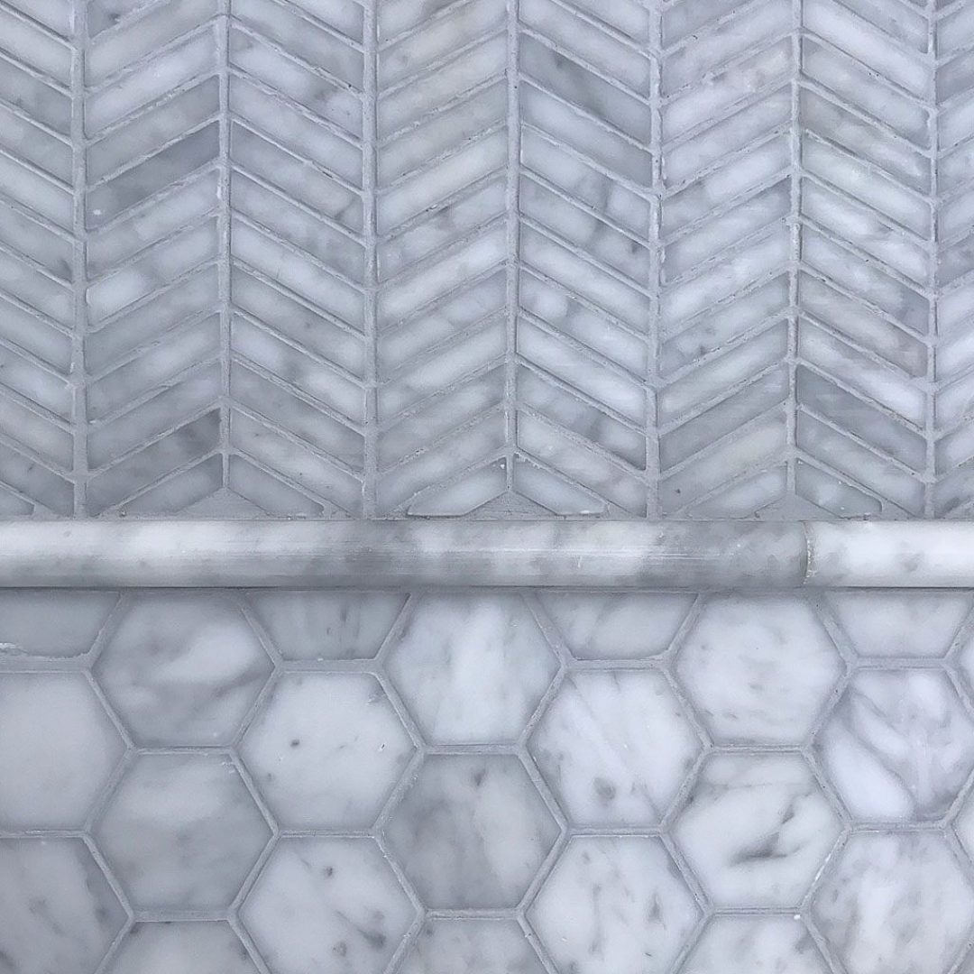 marmormosaiker i carrara med en halvrund list