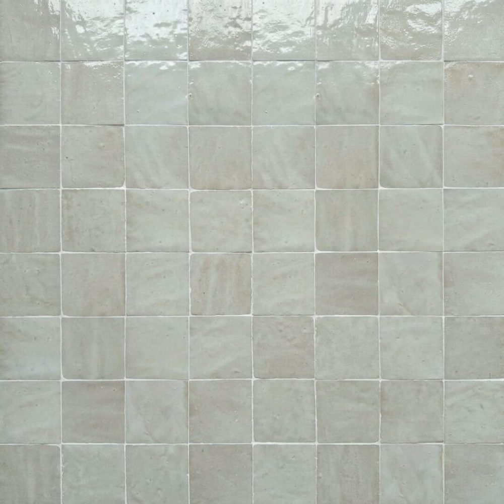 Zellige Dusty White 5x5 med fogen Silvergrå