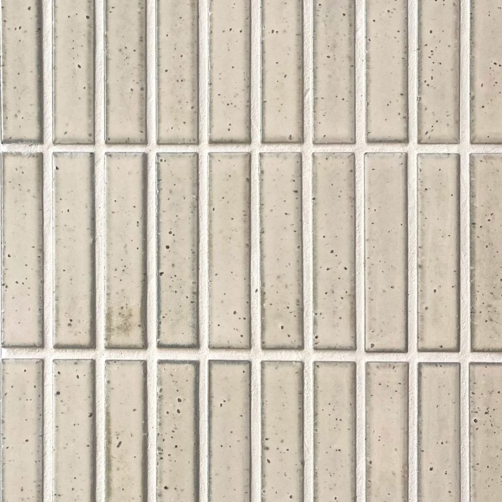 krämfärgad avlång japansk mosaik i keramik