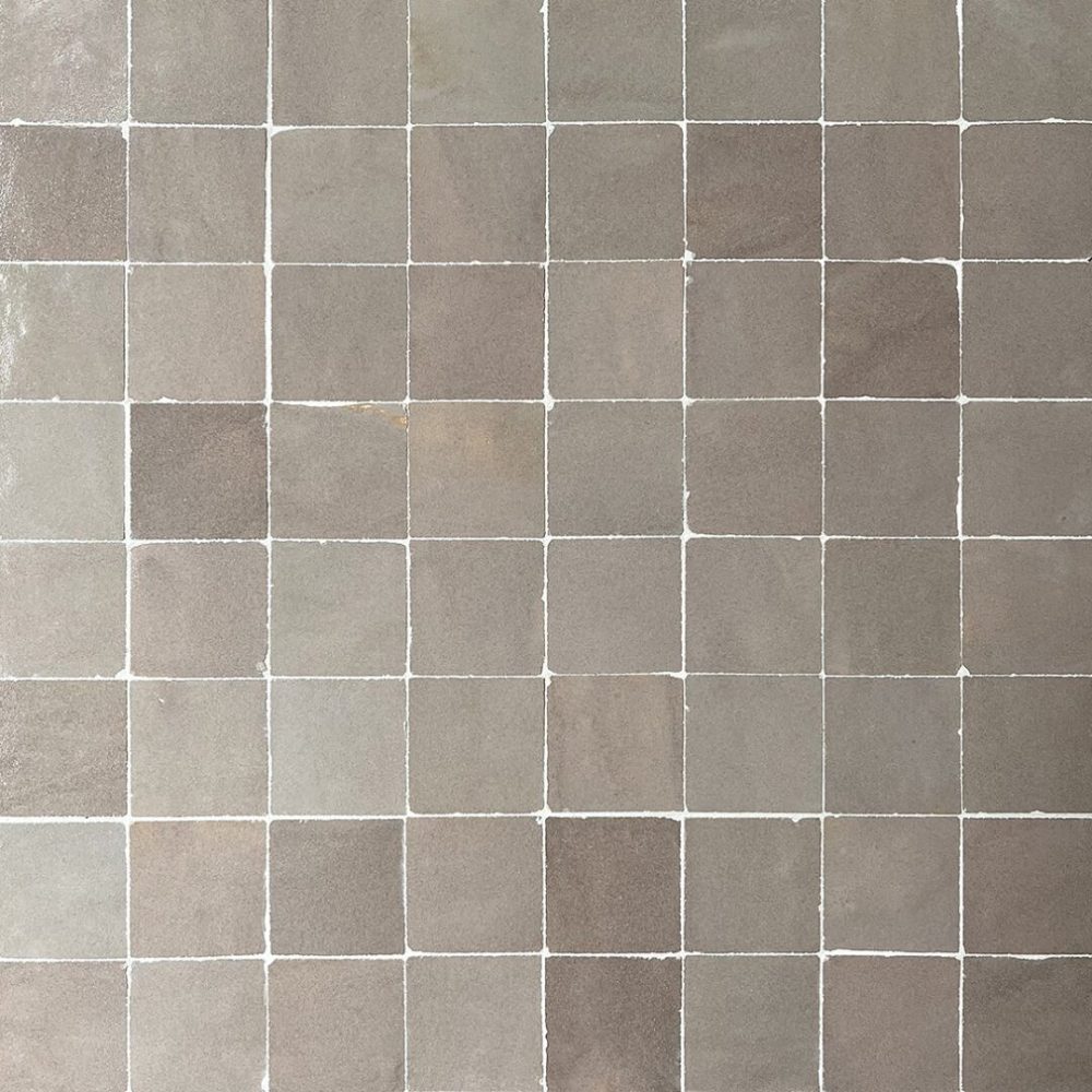 zellige kakel i en gammelrosa färg