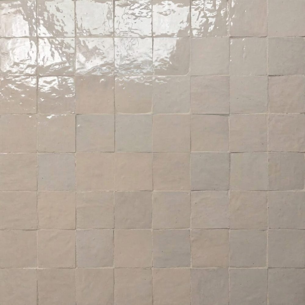 Zellige Eggshell 5x5 med fogfärgen sandbeige