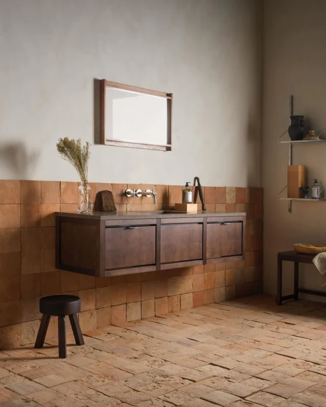 The new serie FRAMA modules from @kvanumofficial . Simplicity is the most beautiful. 
.
.
With Reclaimed Terracotta from @stiltje.rocks . We have the best clients ❤️